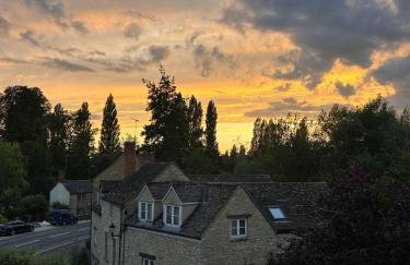 Modern Apartment Central Woodstock with Parking - Foto 16