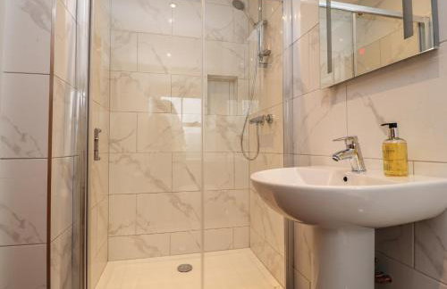 1 Hull House Cottage - Photo 11