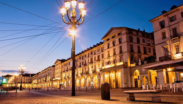 Tour nocturno guiado a pie por Turín de 2 horas en grupo reducido - Foto 2