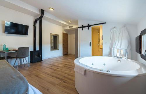 DUO SOMNIA, suites con jacuzzi y chimenea, only adults - Foto 22
