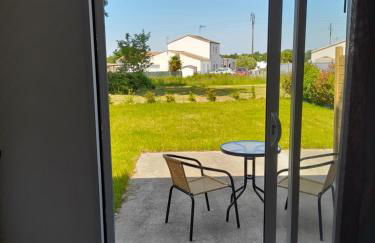 Studio lumineux avec terrasse - Photo 6