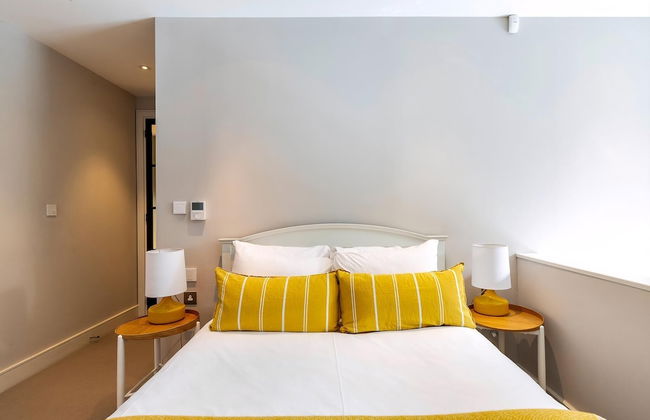 Pepys House: A Modern Touch of History - Foto 29