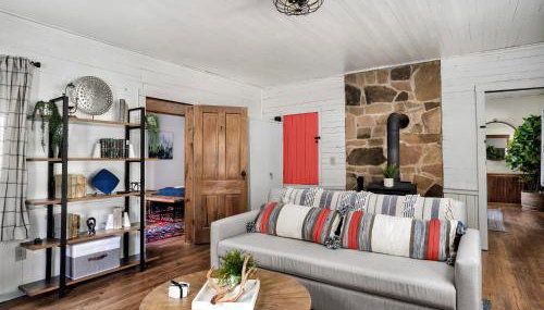 Woodland cabin w hot tub & fire pit - Foto 2