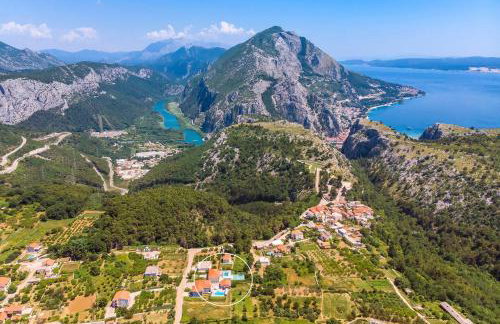 VILLA ALMIC with heated pool, 5 bedrooms, Gaming room, a multi-use playground court - Photo 44