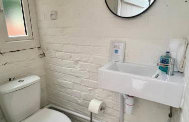 The Olive House - 4 Bedroom, Sleeps 8, Contractors Welcome - Foto 12