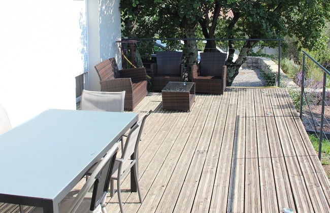 Attractive Holiday Home With Private Pool - Photo 14