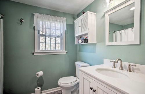 5 Mi to Beach Cape Cod Getaway with Grill - Foto 14