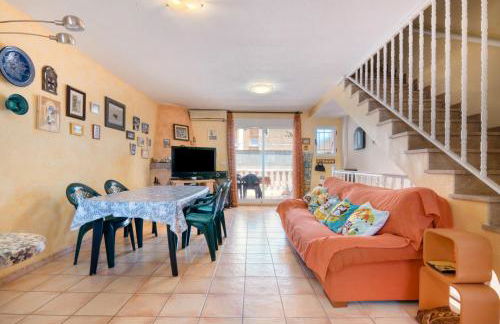 Oliva Avinyo - Photo 2