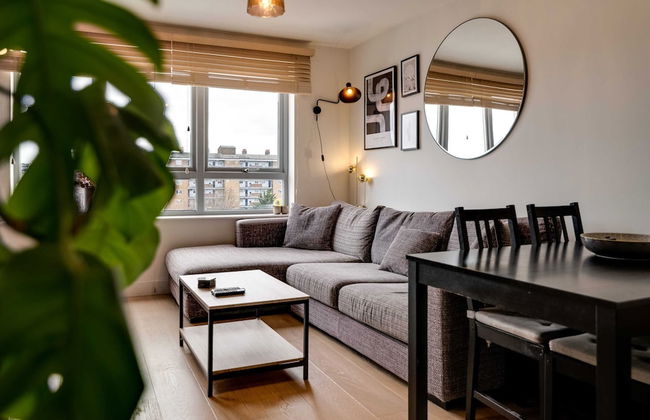 Spacious Modern Camberwell Apartment - Photo 12