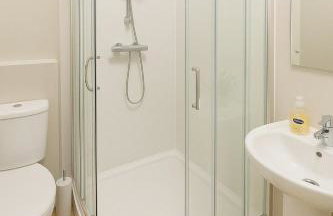 Cozy 2-Bed Ground Floor Flat with Parking - Foto 5