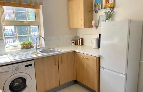 Artistic, Bright & Spacious 3 Bedroom Home - Foto 26