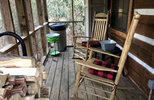 Romantic Log Cabin with Hot Tub near Cherokee National Forest, Tennessee - Foto 34