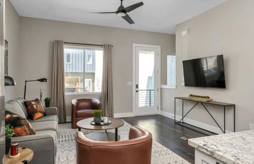 BRAND NEW Side by Side Homes - Sleeps 24 Guests - Foto 32