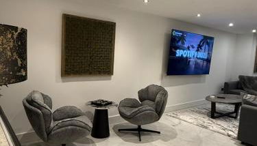 Large Luxury 5BDR Home 2 Bath and Free Parking - Foto 4