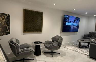 Large Luxury 5BDR Home 2 Bath and Free Parking - Foto 4