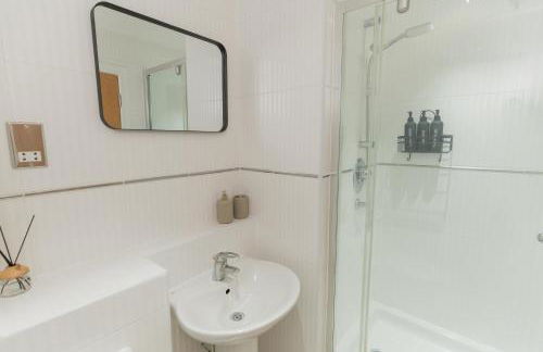 Highrise Balcony Stay in the Heart of Wolverhampton - Foto 18