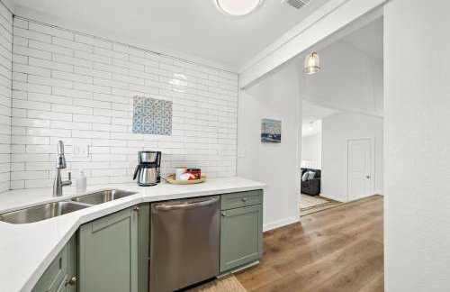 Unwind in beachside comfort with gorgeous views - Foto 34