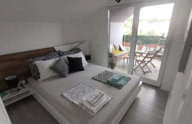 Apartments Mak & Lux - sea & sunset top view - Photo 64