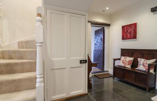 The Old Manor House - Photo 3