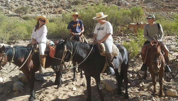 Cabalgando por el entorno natural de Cochiguaz