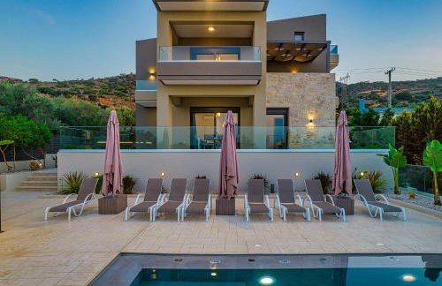 Chris and Stratos villa with private ecologic pool and kid's playground! - Foto 56