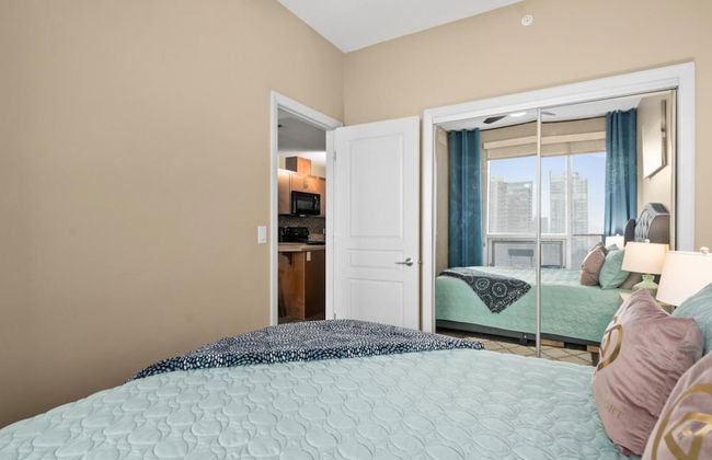 Modern DT Condo Balcony Parking Gym Hot Tub - Foto 47