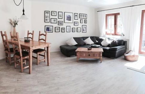 Premium Gruppenunterkunft fuer bis zu 25 Gaeste im Garten mit Badefass - Foto 7