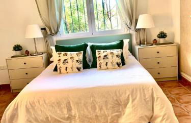 10 Bedroom 5 Star Luxury Villa & Heated Pool for 5 to 28 Guests near Alicante - Foto 28