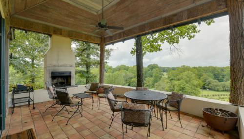 Views and Trails Horse Farm Home in Campobello! - Foto 3