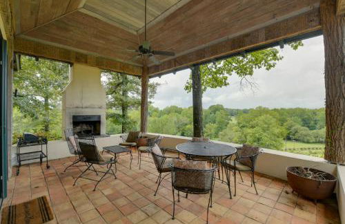 Views and Trails Horse Farm Home in Campobello! - Foto 3