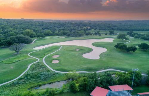 Stockyards- 4min Pet Friendly 3BR Luxe Gem - Foto 130