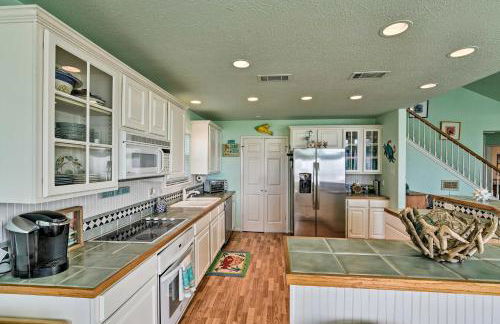 1 Block to Beach Family Getaway in Galveston! - Photo 10