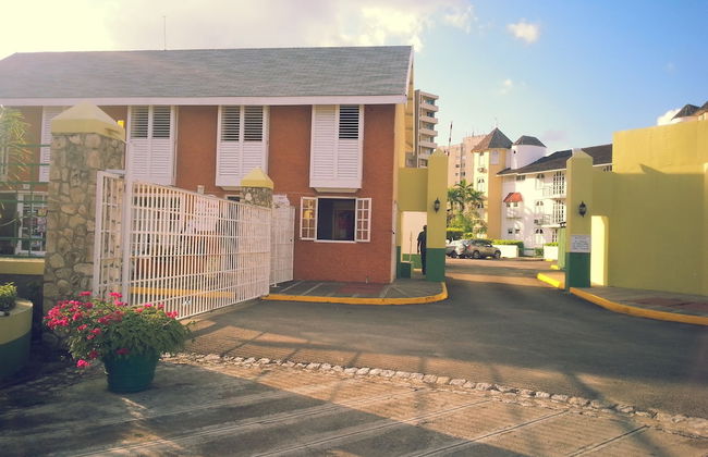 Private 2 Bedroom Beachfront Penthouse Condo Ocho Rios, Jamaica - Foto 35