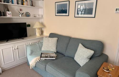 Gulls, charming seaside cottage, centrally located - Photo 8