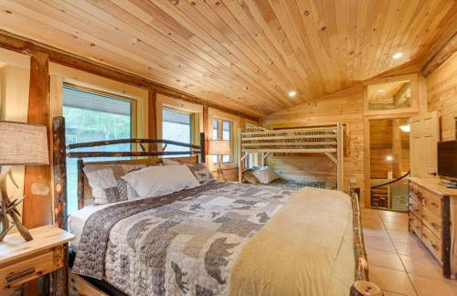 Secluded Greenville Cabin Walk to Moosehead Lake! - Foto 10