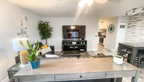 Modern Condo Central Huron Boat Basin Area - Foto 4