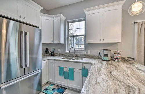 Bright Norfolk Home with Deck Less Than 3 Mi to Town! - Foto 9