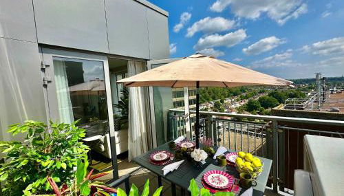 Contemporary Bromley Penthouse with Balcony - Foto 1