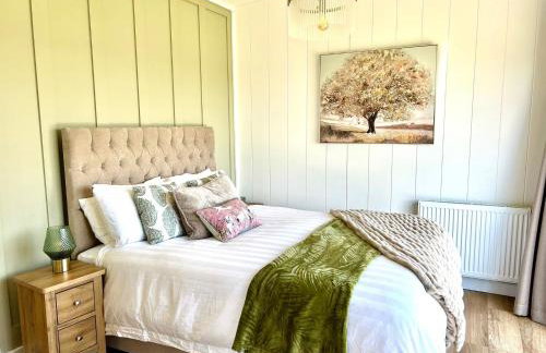 Phoenix Lodge - Luxury 2 ensuite bedrooms, lakeside views - Foto 25