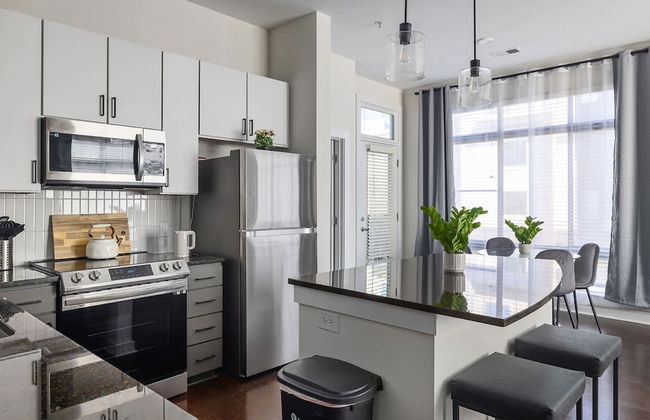 Spacious 2BD With Private Balcony and Free Parking 2 - Foto 50