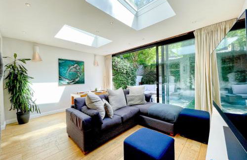 2-Bedroom flat with private patio & firepit in Shepherds Bush near Hammersmith by Staylio Ltd - Foto 14