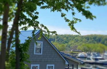 Floating Cottage on the River Nantucket - Foto 1