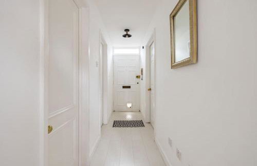 Stylish 2-Bed Loft Apartment with Terrace 2 min walk to Fulham Tube Station - Foto 24
