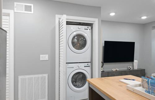 Modern Condo with Private Porch, Mins to NYC - Foto 20