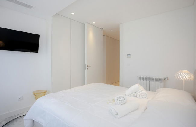 Sea Side Luxury Apartment - Photo 18