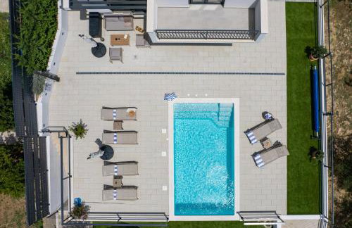 Villa Nacle with Heated Pool and Large Playground near Omis and Split - Photo 12