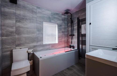 Faulkner House - Photo 4