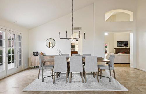 Arch Views Beautifully designed home with swimming pool table and more - Foto 15