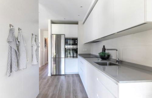 AkomodaT en Precioso y Moderno con Jardín y Parking - Foto 9