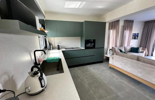 Central location for 6 or 8 guests, 3 bathrooms & private pool - Foto 9